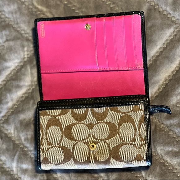 COACH | Leather/Cloth Insignia Wallet - Picture 4 of 4